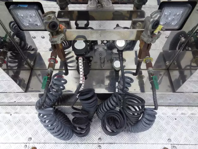 平成29年09月中古大型トラクタヘッド日野プロフィアの画像9