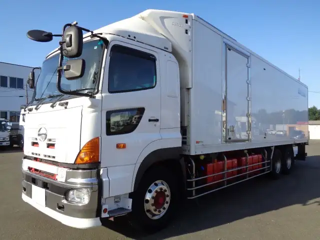 平成27年08月中古大型冷凍バン・ウィング日野プロフィアの画像1