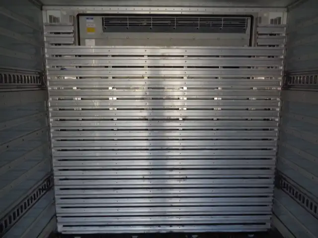 平成27年08月中古大型冷凍バン・ウィング日野プロフィアの画像13