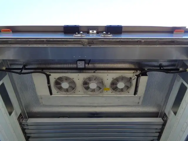 平成27年08月中古大型冷凍バン・ウィング日野プロフィアの画像18