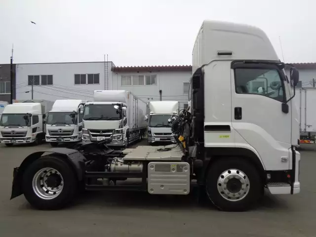 令和04年07月中古大型トラクタヘッドいすゞギガの画像4