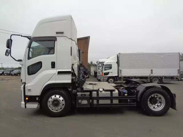 令和04年07月中古大型トラクタヘッドいすゞギガの画像8