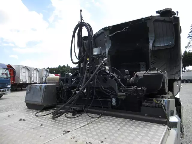 令和02年05月中古大型トラクタヘッド日産UDクオンの画像21