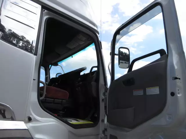 令和02年05月中古大型トラクタヘッド日産UDクオンの画像25