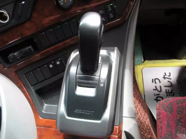 令和02年05月中古大型トラクタヘッド日産UDクオンの画像29