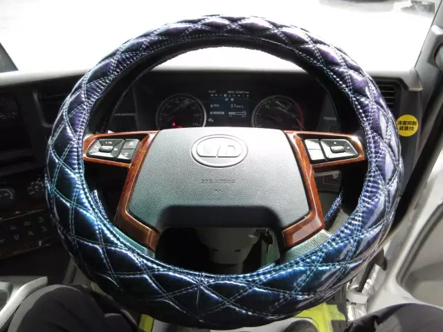 令和02年05月中古大型トラクタヘッド日産UDクオンの画像37