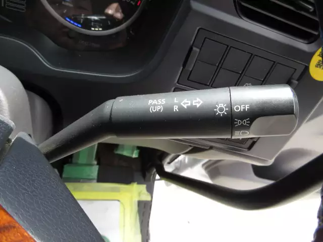 令和02年05月中古大型トラクタヘッド日産UDクオンの画像39