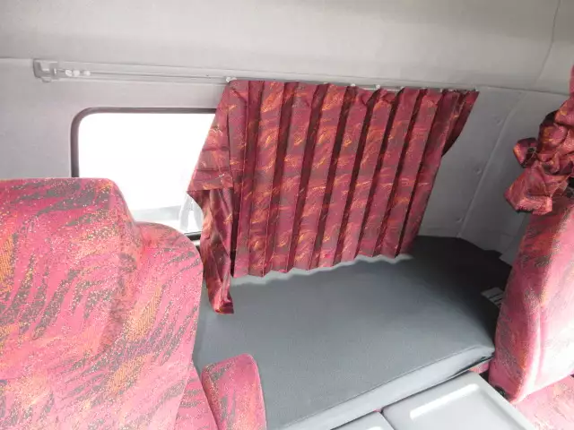 令和02年05月中古大型トラクタヘッド日産UDクオンの画像42