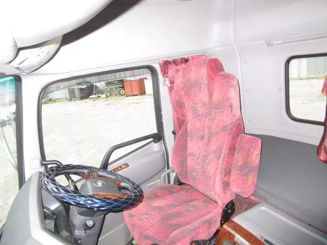 令和02年05月中古大型トラクタヘッド日産UDクオンの画像43