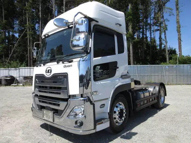 令和03年05月中古大型トラクタヘッド日産UDクオンの画像1