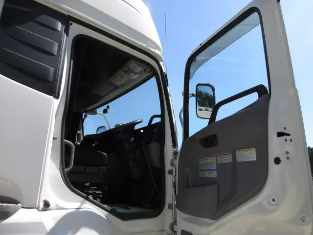 令和03年05月中古大型トラクタヘッド日産UDクオンの画像23