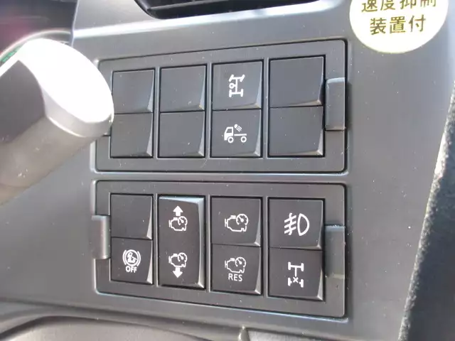 令和03年05月中古大型トラクタヘッド日産UDクオンの画像32