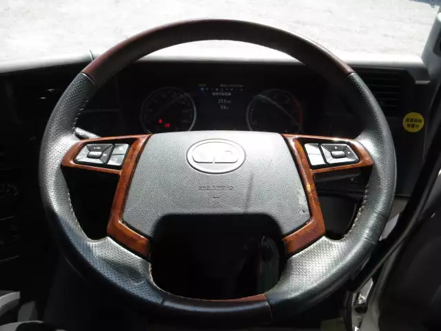 令和03年05月中古大型トラクタヘッド日産UDクオンの画像34