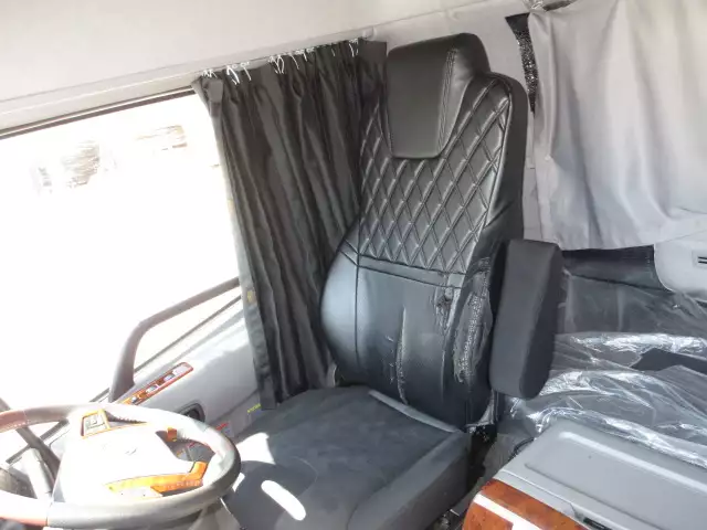 令和03年05月中古大型トラクタヘッド日産UDクオンの画像41