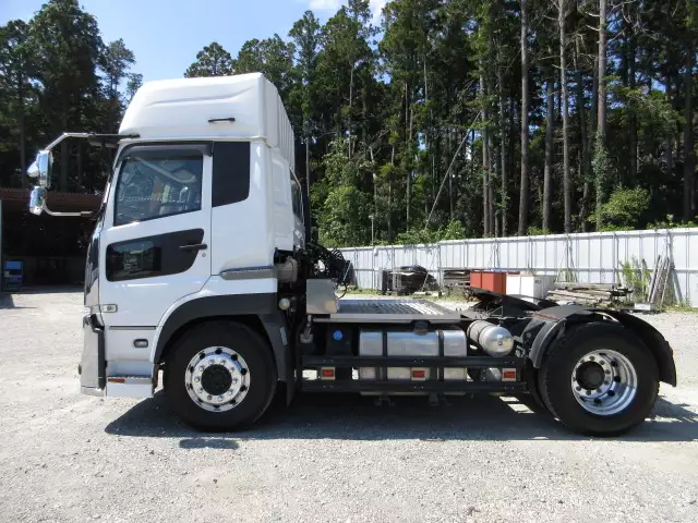 令和03年05月中古大型トラクタヘッド日産UDクオンの画像8