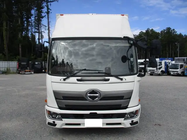 ☆車検付き(R8.9.7)☆ 令和4年 日野 4tアルミウィング 62ワイド ハイルーフ エアサス 210馬力 MT6速 積載:2,700㎏ 距離:5万㎞の画像2
