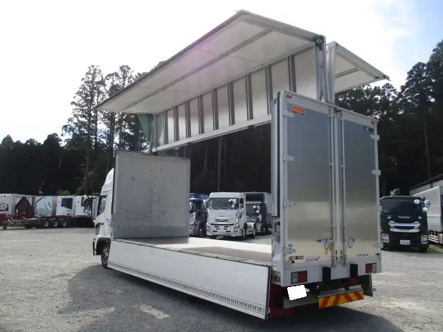 ☆車検付き(R8.9.7)☆ 令和4年 日野 4tアルミウィング 62ワイド ハイルーフ エアサス 210馬力 MT6速 積載:2,700㎏ 距離:5万㎞の画像12