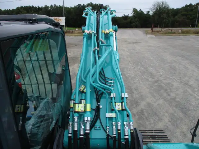 新品  未使用  R5年  コベルコSK210D-10  0.7パワーショベル  解体仕様  2面ガード+トップガード  KV800PRニブラーの画像29