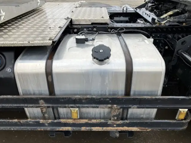 令和01年/平成31年12月中古大型トラクタヘッド日産UDクオンの画像24