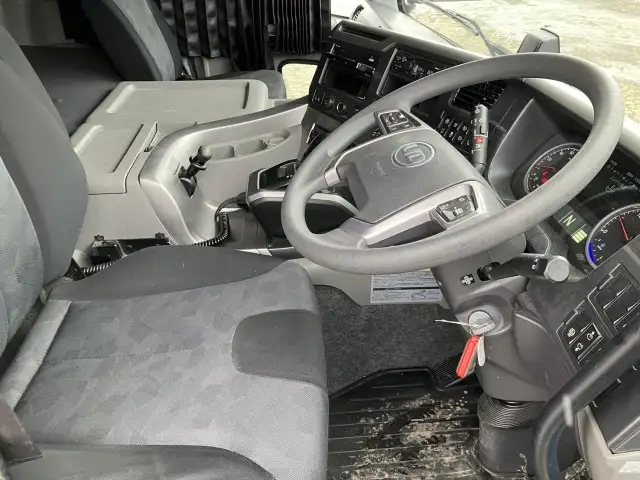 令和01年/平成31年12月中古大型トラクタヘッド日産UDクオンの画像30