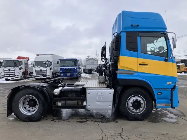 令和01年/平成31年12月中古大型トラクタヘッド日産UDクオンの画像4