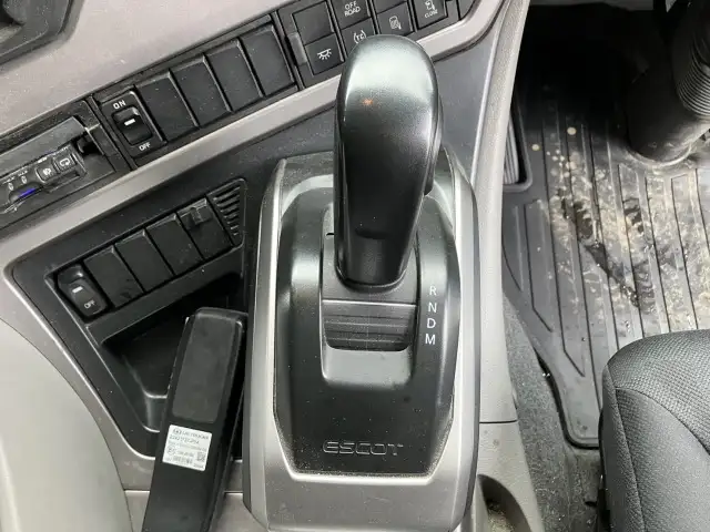 令和01年/平成31年12月中古大型トラクタヘッド日産UDクオンの画像35