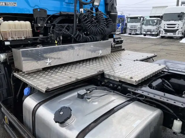 令和01年/平成31年12月中古大型トラクタヘッド日産UDクオンの画像10