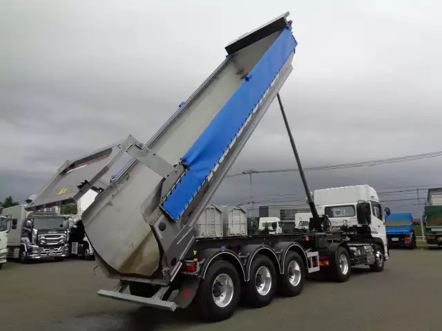 令和05年02月中古大型トラクタヘッド日産UDクオンの画像11