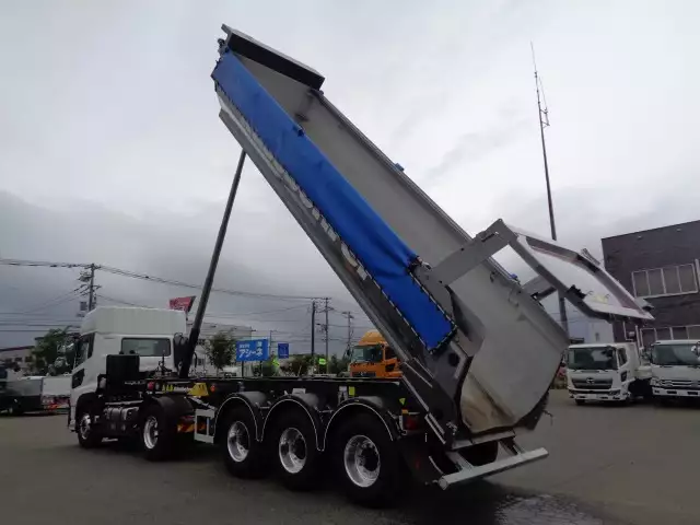 令和05年02月中古大型トラクタヘッド日産UDクオンの画像12