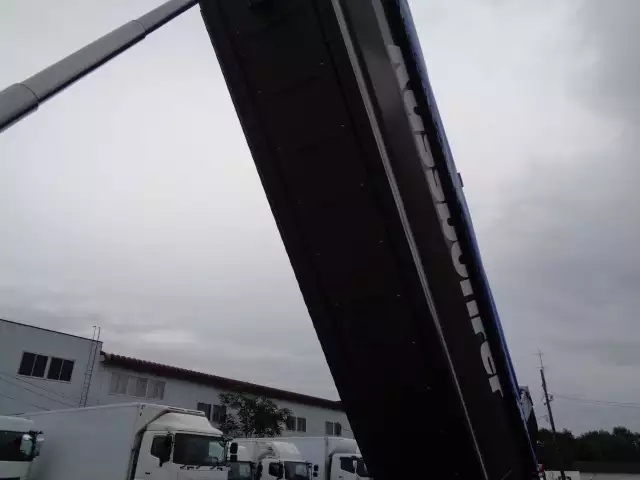 令和05年02月中古大型トラクタヘッド日産UDクオンの画像16