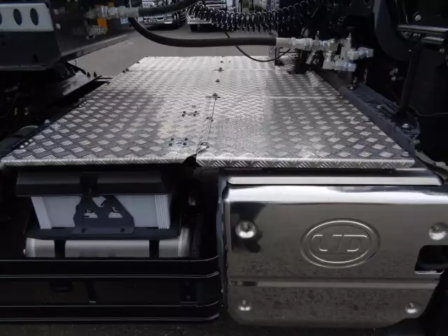 令和05年02月中古大型トラクタヘッド日産UDクオンの画像34