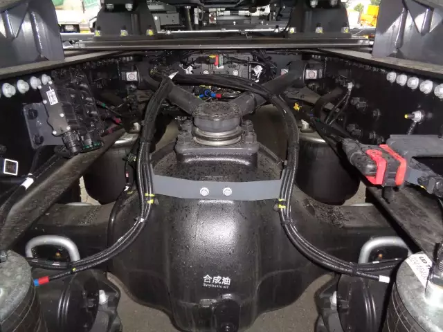 令和05年02月中古大型トラクタヘッド日産UDクオンの画像35