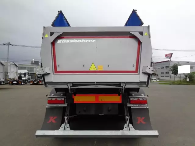 令和05年02月中古大型トラクタヘッド日産UDクオンの画像6