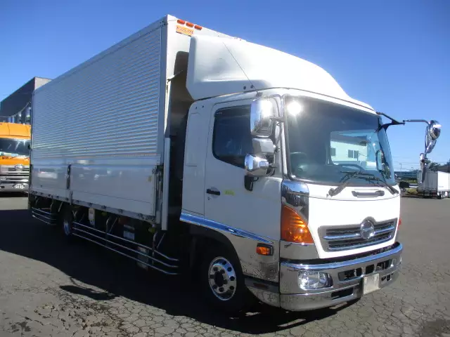 平成28年11月中古中型アルミバン・ウィング日野レンジャーの画像3