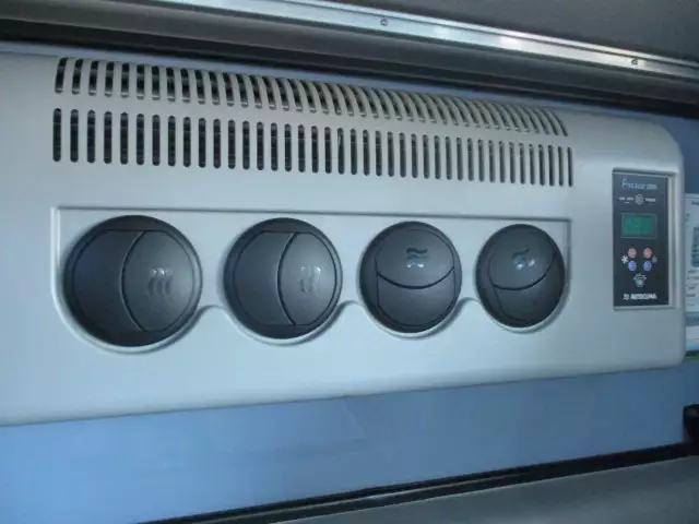 平成28年11月中古中型アルミバン・ウィング日野レンジャーの画像53