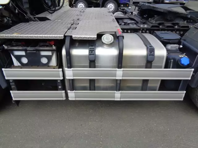 平成28年09月中古大型トラクタヘッド日野プロフィアの画像21