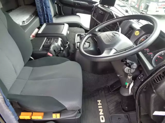 平成28年09月中古大型トラクタヘッド日野プロフィアの画像30