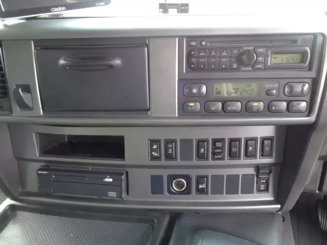 平成28年09月中古大型トラクタヘッド日野プロフィアの画像36