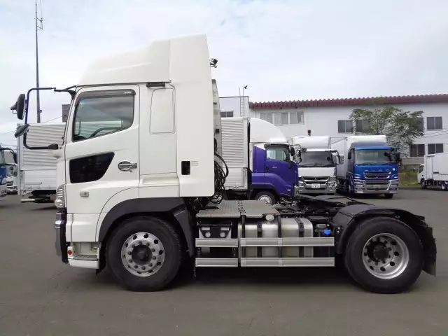 平成28年09月中古大型トラクタヘッド日野プロフィアの画像8