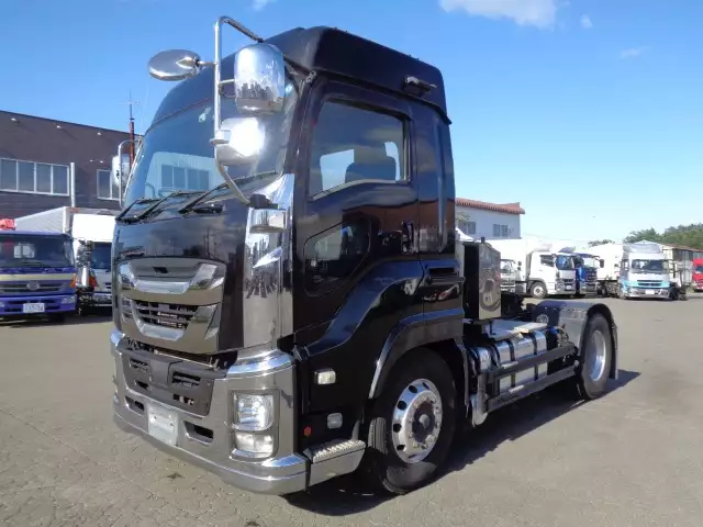 平成28年11月中古大型トラクタヘッドいすゞギガの画像1