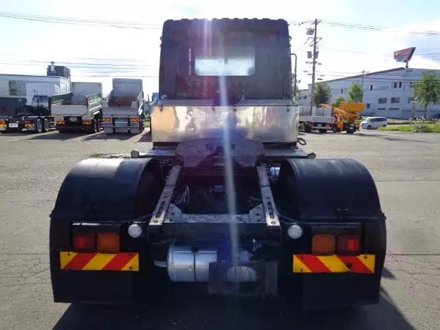 平成28年11月中古大型トラクタヘッドいすゞギガの画像2