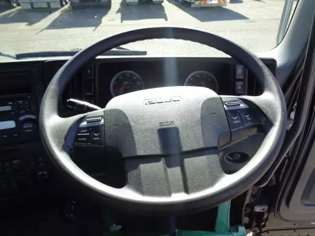 平成28年11月中古大型トラクタヘッドいすゞギガの画像23