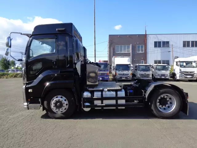 平成28年11月中古大型トラクタヘッドいすゞギガの画像6