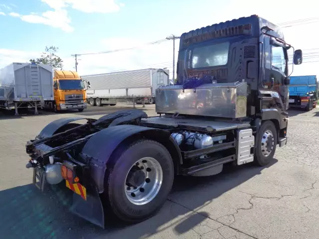 平成28年11月中古大型トラクタヘッドいすゞギガの画像8