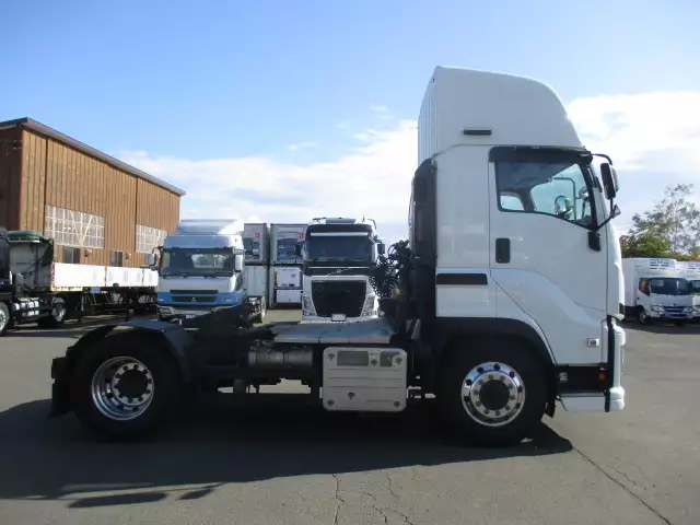 令和04年07月中古大型トラクタヘッドいすゞギガの画像4