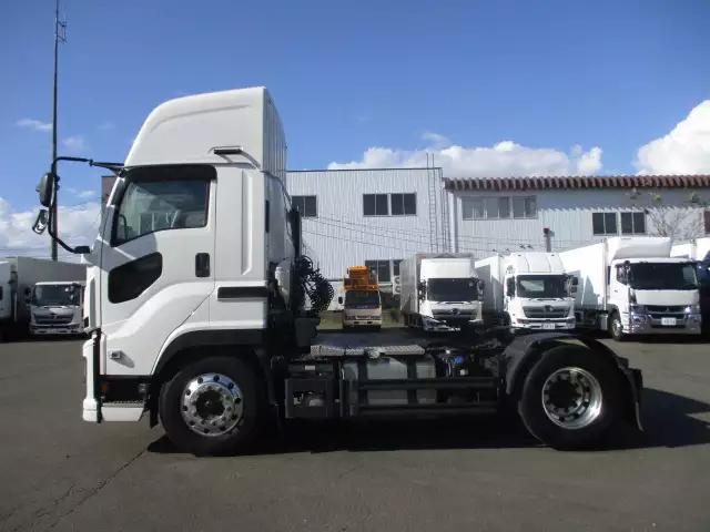 令和04年07月中古大型トラクタヘッドいすゞギガの画像8