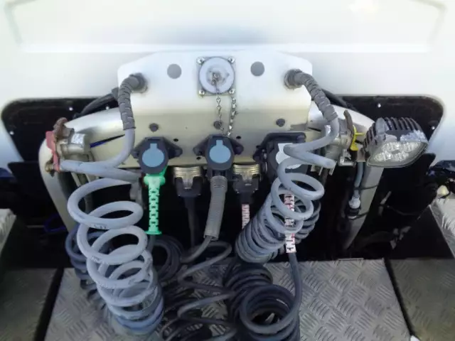 平成30年06月中古大型トラクタヘッドボルボトラックの画像12