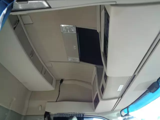 平成30年06月中古大型トラクタヘッドボルボトラックの画像25