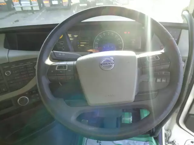 平成30年06月中古大型トラクタヘッドボルボトラックの画像26