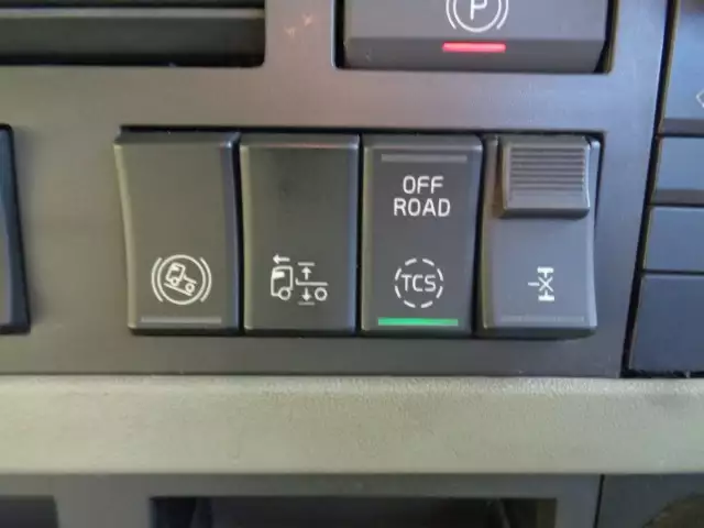 平成30年06月中古大型トラクタヘッドボルボトラックの画像30